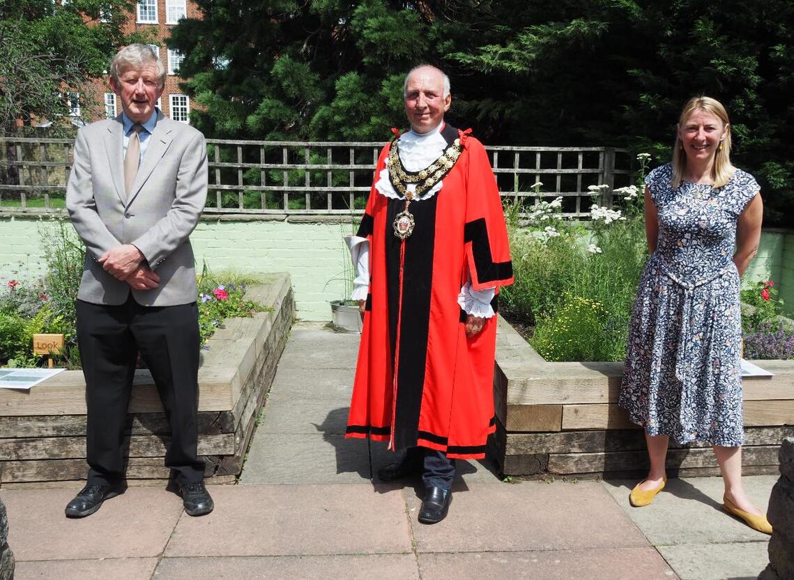 The Mayor, Geoff acton, Paul Leonard, Alison Greenwood